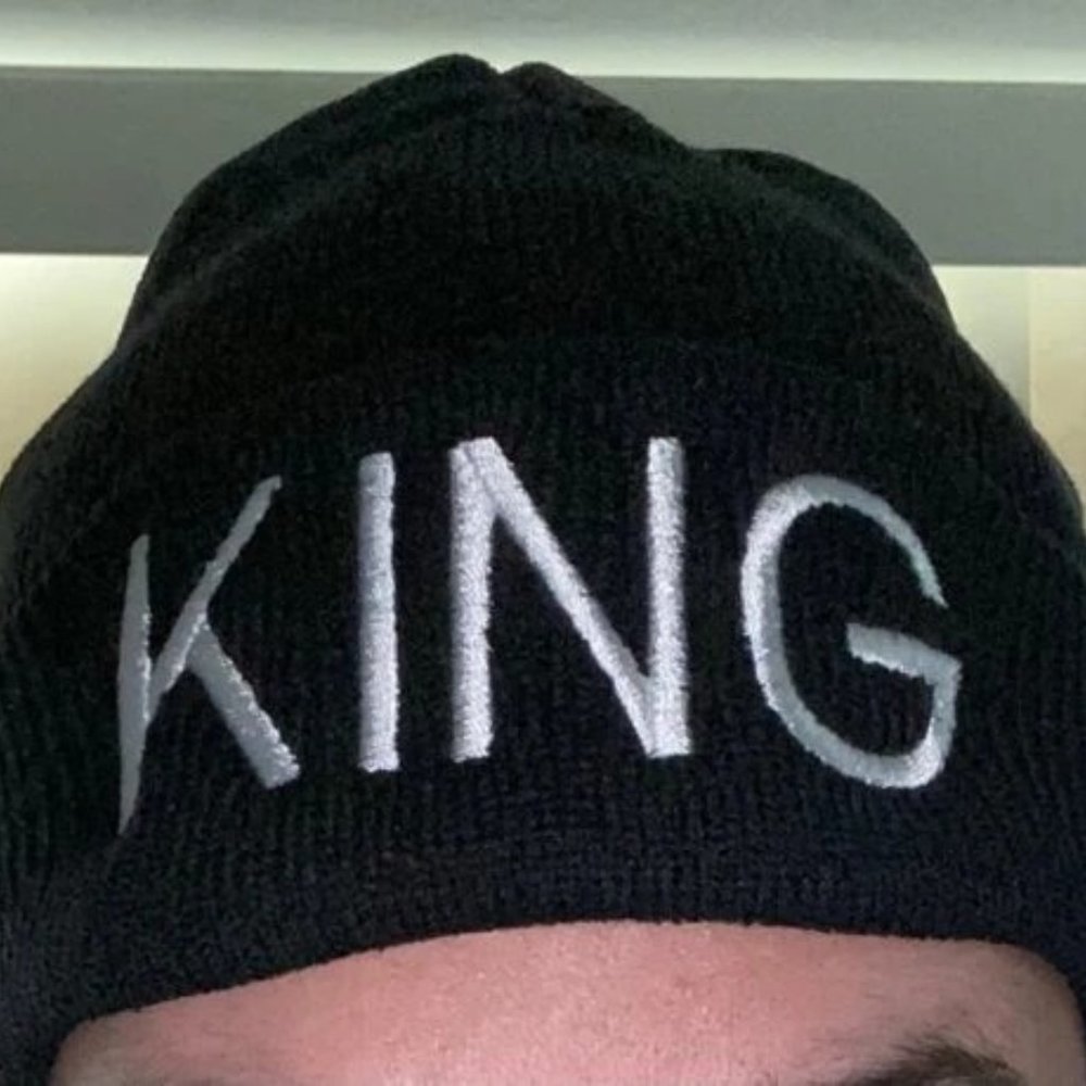 🎅 STOCKING STUFFER -  KING 👑  BEANIE - Picture 2 of 3